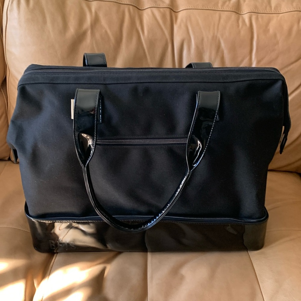 BEIS The Weekender in Black with Patent Bottom